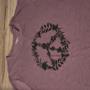 Old Navy Peace Sign